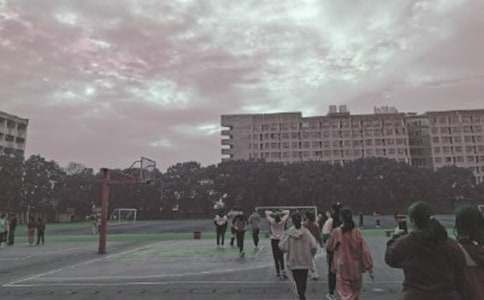 美丽的操场作文600字四篇