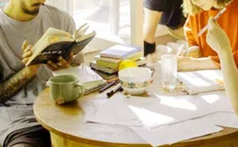 ��ѧ����չѵ���ĵ����