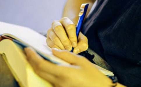 ��ѡ����е�����300�ֽ���9ƪ