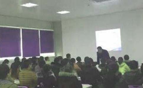 ��Ƹ�೤�ݽ���ģ����ƪ