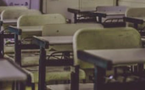 ���ڰ���ĸУ�ŷ�����ľ���