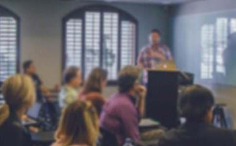 �ж���ĸ���ݽ��塾�ȡ�