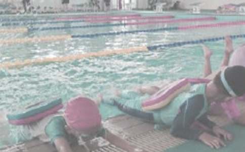 学游泳话题作文