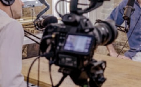 ���߸��˹���չ��