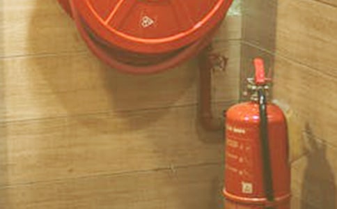 手推灭火器的使用方法