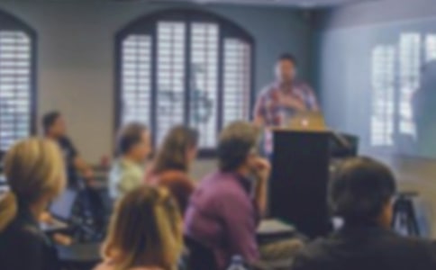 �Ǿ�ӭ��,չ��δ���ݽ���